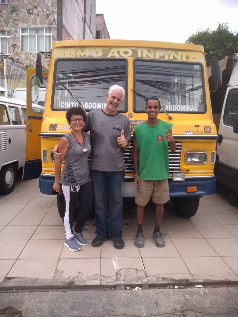 Ônibus Rumo ao Infinito montada pela Camper RJ