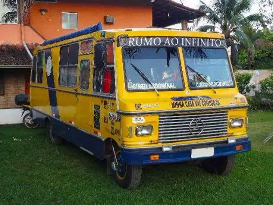 Ônibus Rumo ao Infinito montada pela Camper RJ